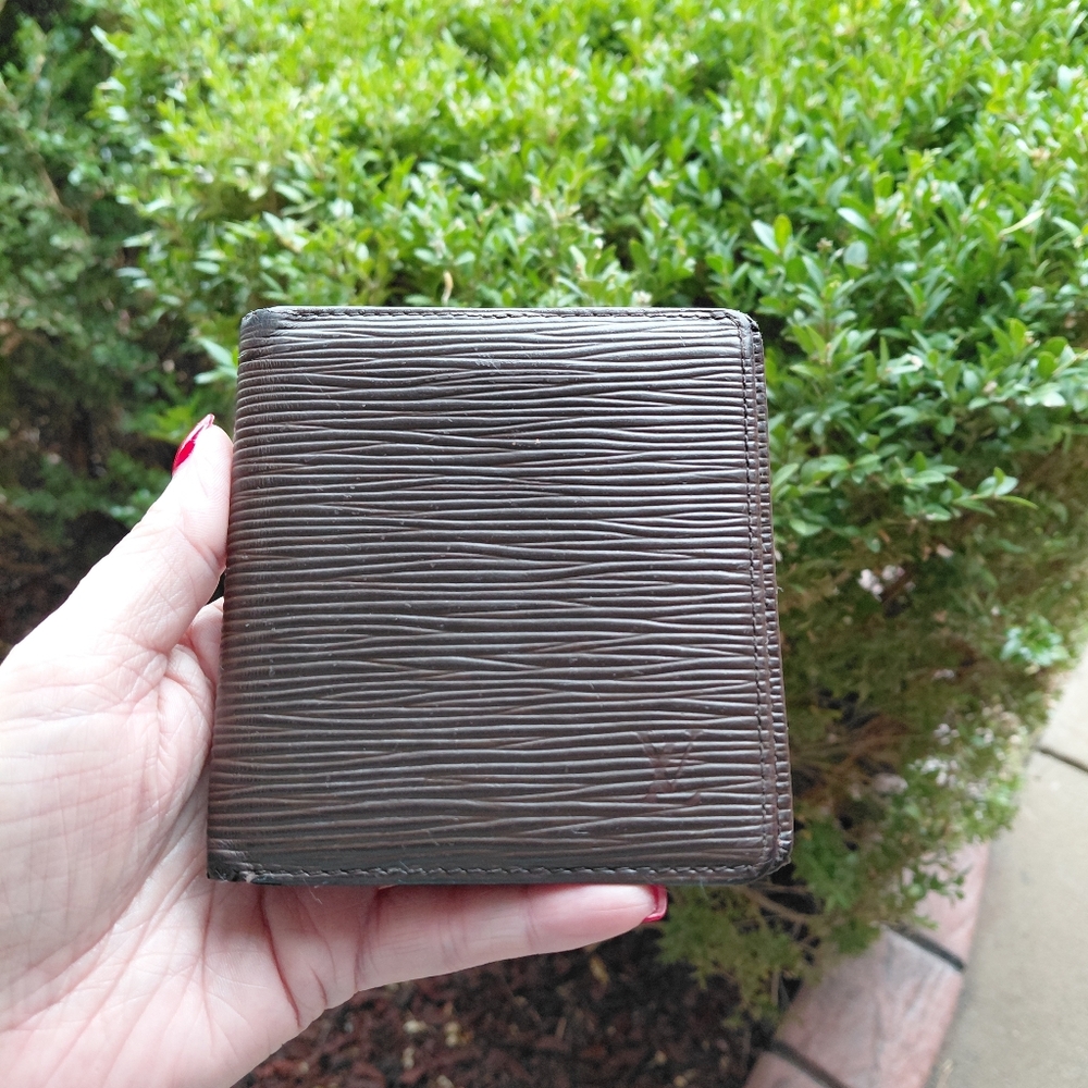 Louis Vuitton Epi Leather Bifold Wallet - Picture 16 of 16